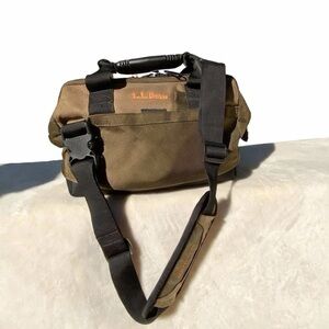 Baggallini Travel Carry on Bag Taupe  with Attached Cosmetic Bag Medium Sized